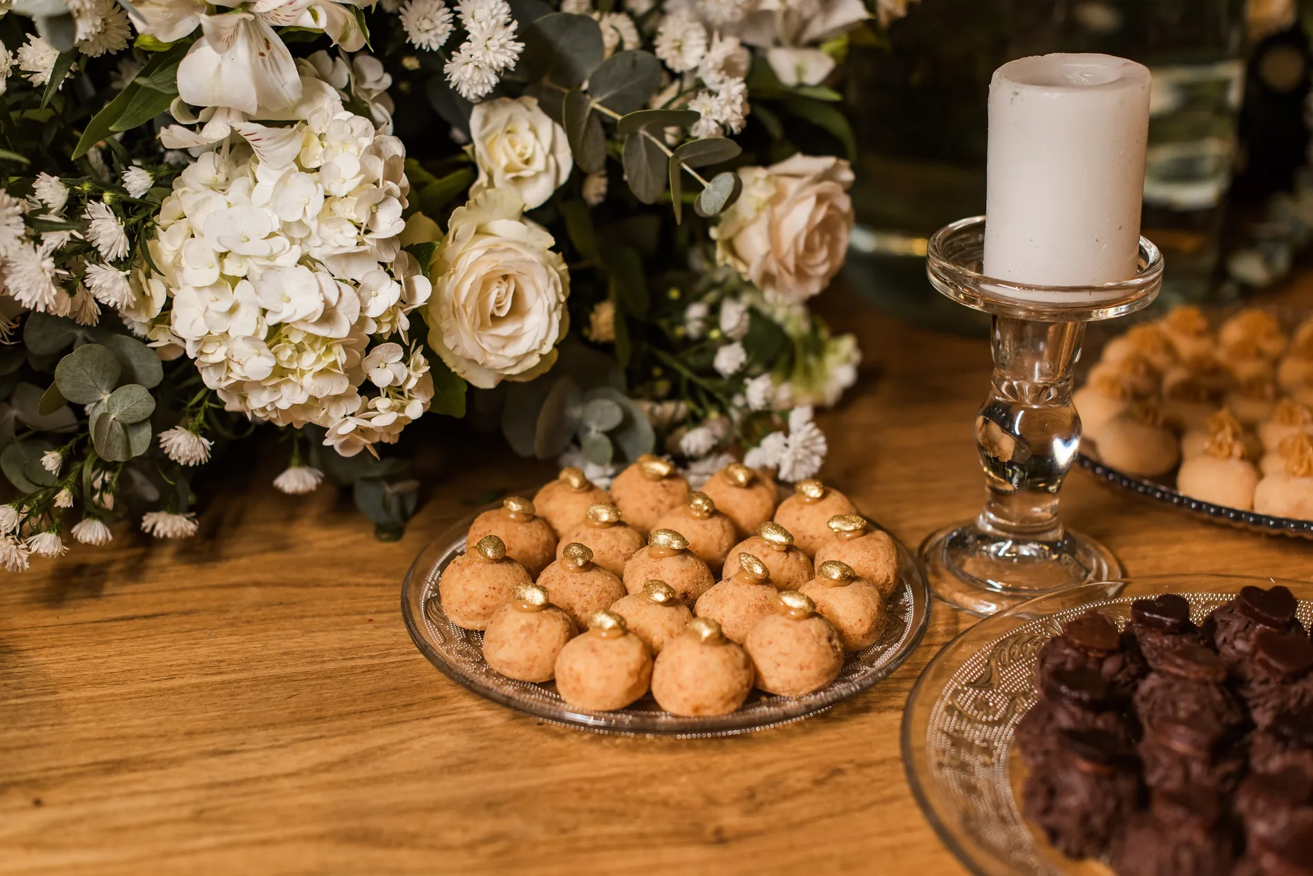Mesa de doces em evento corporativo